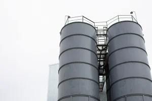 Kenapa Sih Mayoritas Tangki Penyimpanan Bentuknya Silinder