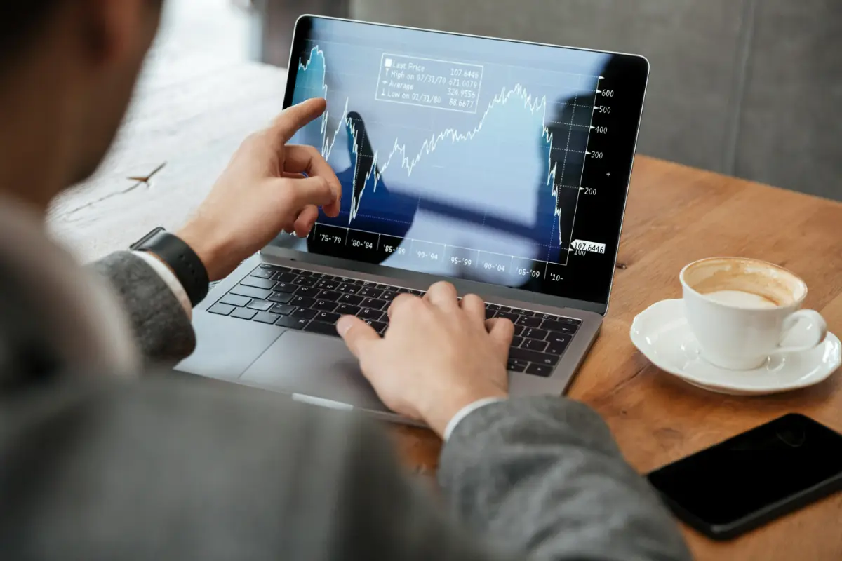 Di Balik Harga Saham, Ada Analisa Fundamental yang Menentukan